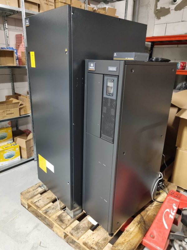 UPS Vertiv Liebert EXS 10kVA 3-fazni 380/400/415V 000010kTH1AFN01000 + baterijski kabinet